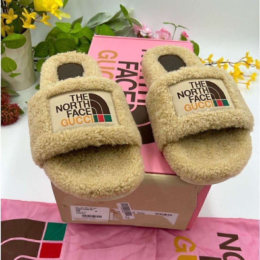Women’s Gucci x North face shearling slides size 40 made in Italy - Picture 1 of 9
